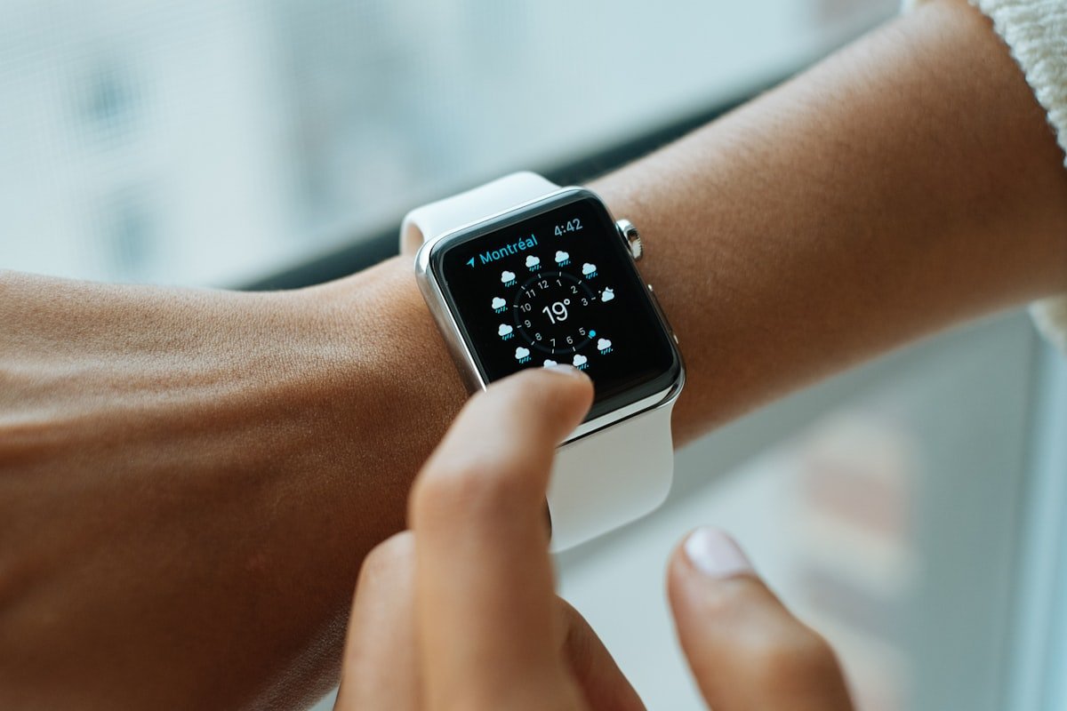 Smartwatches & Fitness Bands from Reliable Brands